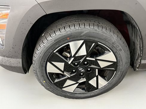 Used 2024 Hyundai Kona SEL image 11