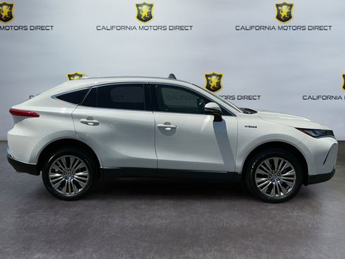 Used 2021 Toyota Venza XLE w/ Softex Package AWD/4WD image 4