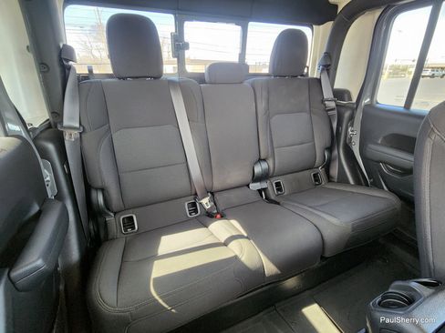 Used 2022 Jeep Gladiator Sport image 41