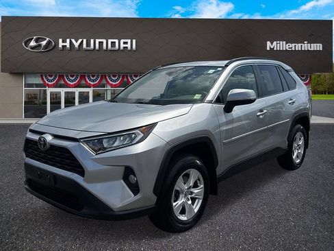 Used 2021 Toyota RAV4 XLE w/ Convenience Package AWD/4WD image 2