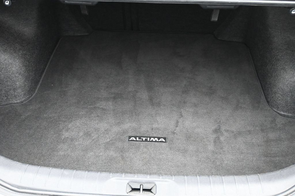 Used 2025 Nissan Altima 2.5 SR FWD image 15