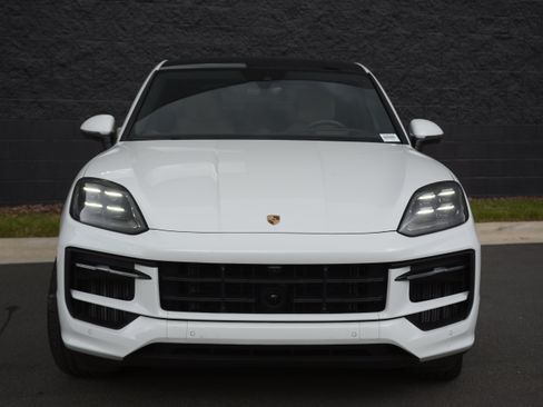 Certified 2026 Porsche Cayenne Coupe AWD/4WD image 10