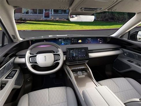 New 2025 Lincoln Nautilus Black Label image 9