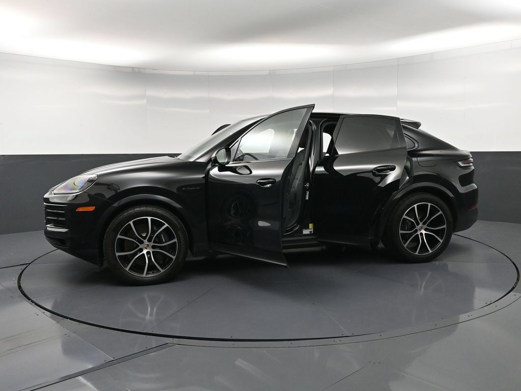 Certified 2025 Porsche Cayenne E-Hybrid Coupe AWD/4WD image 36