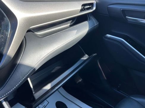 Used 2021 Toyota Highlander XLE image 36