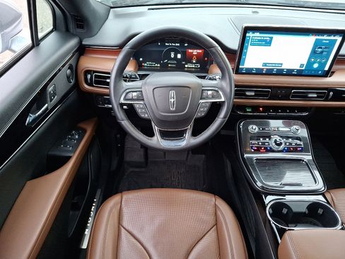 Used 2022 Lincoln Nautilus Reserve w/ Equipment Group 201A image 11