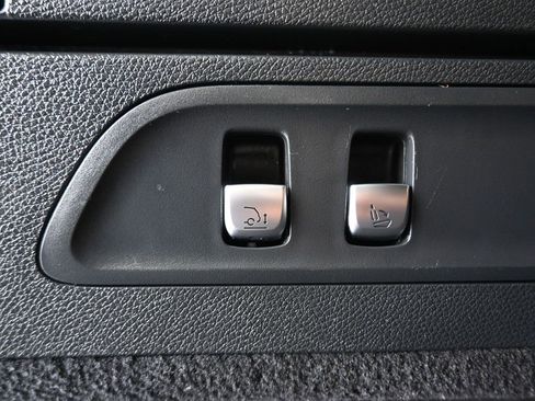 Used 2020 Mercedes-Benz GLC 43 AMG 4MATIC w/ Parking Assistance Package image 53