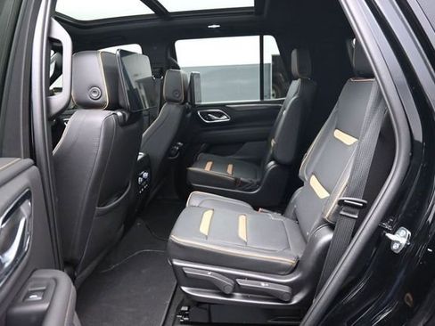 Used 2024 GMC Yukon AT4 w/ Technology Package AWD/4WD image 16