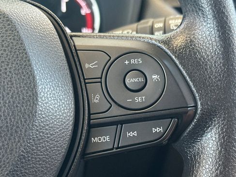 Certified 2025 Toyota RAV4 XLE FWD image 29