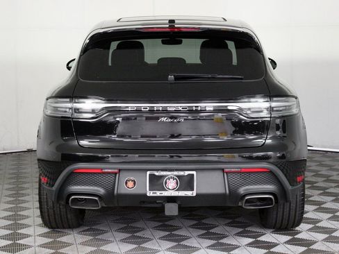 Certified 2025 Porsche Macan AWD/4WD image 6