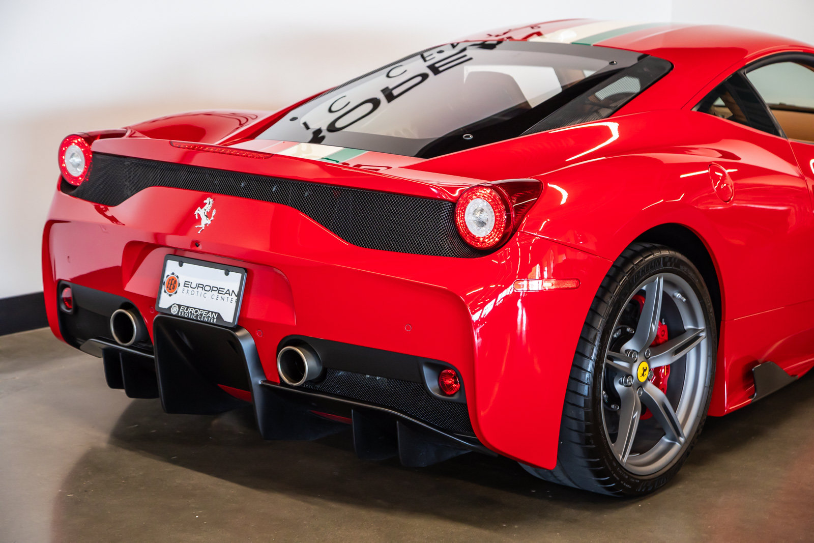 Used 2015 Ferrari 458 Speciale Coupe RWD image 26