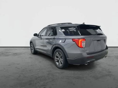 Used 2021 Ford Explorer XLT w/ Equipment Group 202A RWD image 2