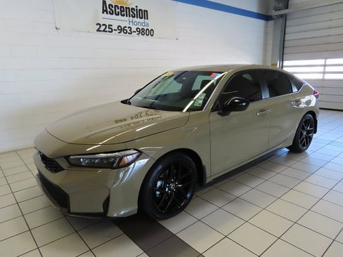 Used 2025 Honda Civic Sport image 2