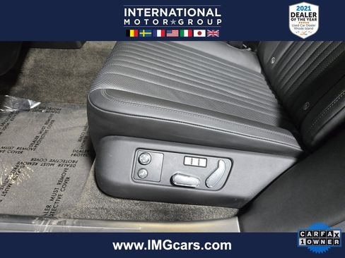 Used 2018 Bentley Flying Spur V8 image 36