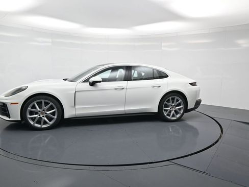 Used 2026 Porsche Panamera image 2