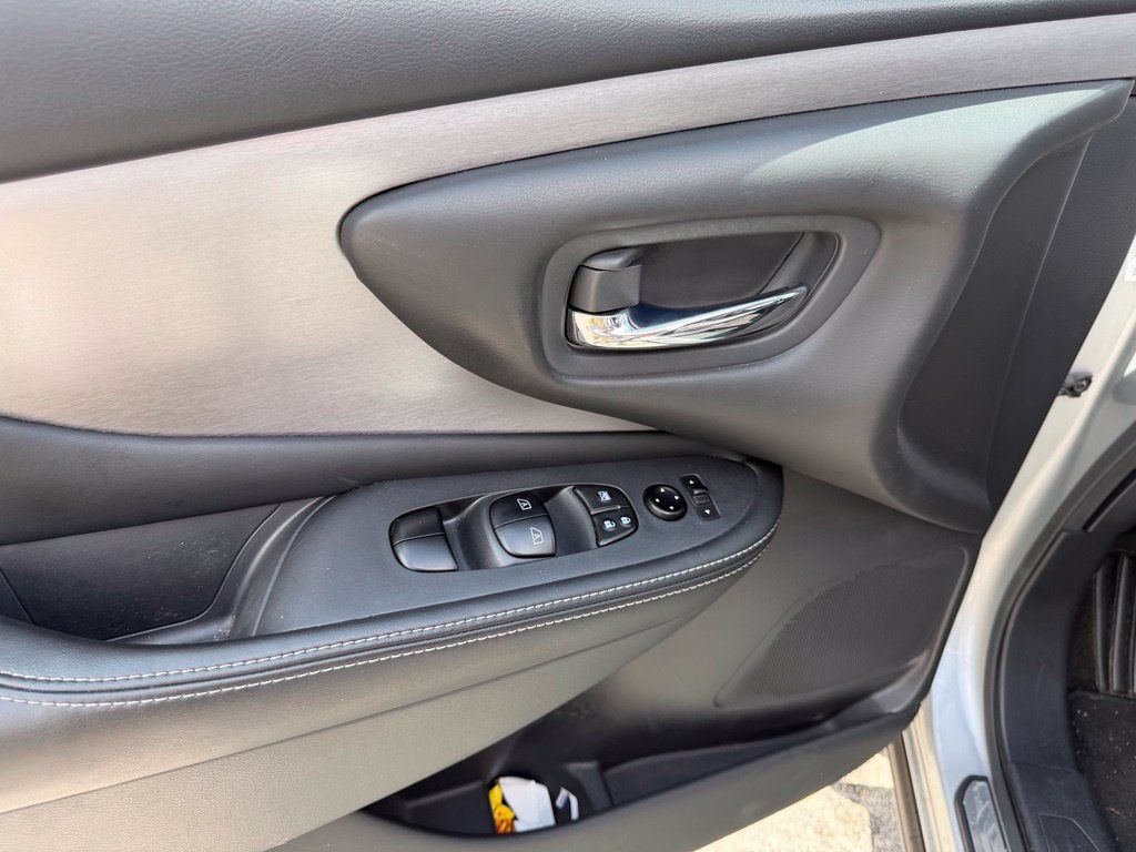 Used 2020 Nissan Murano SV FWD image 22