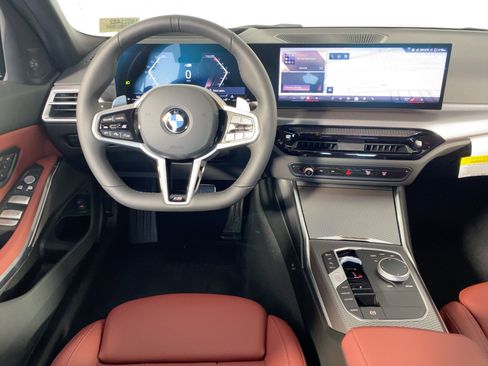 Used 2026 BMW 330i Sedan w/ M Sport Package image 4