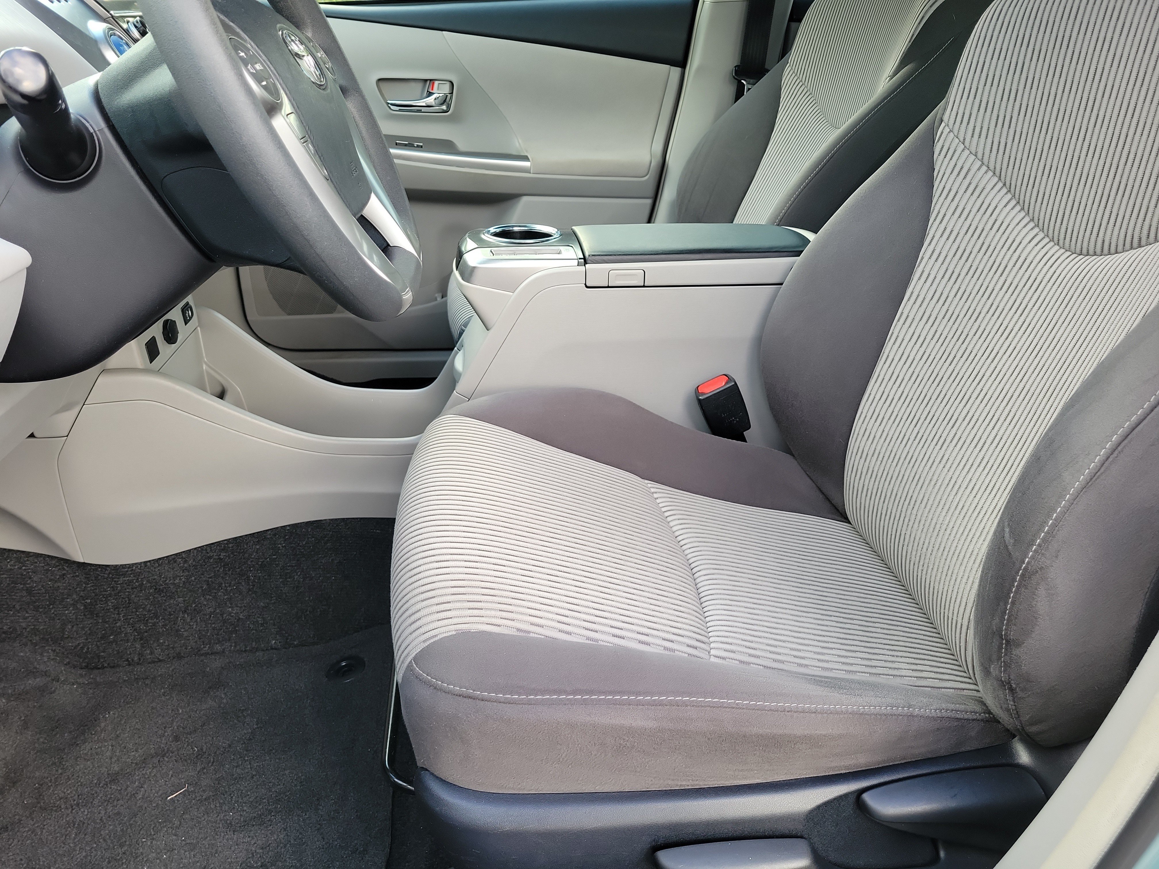 Used 2015 Toyota Prius V Two FWD image 18