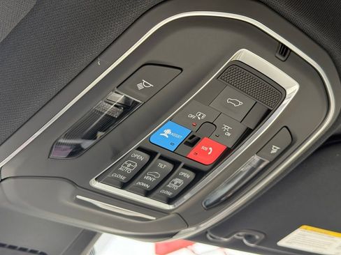 New 2026 Jeep Cherokee Overland image 28