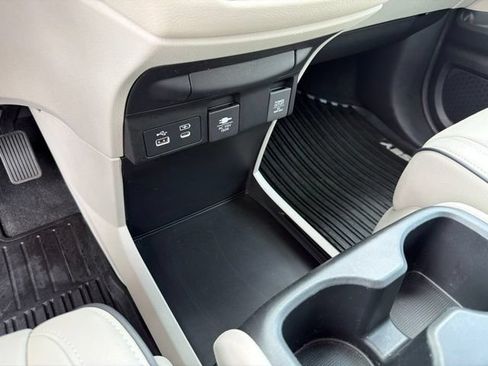 Used 2025 Honda Odyssey Touring image 19