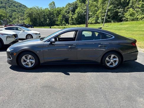 Used 2021 Hyundai Sonata SE w/ Cargo Package FWD image 2