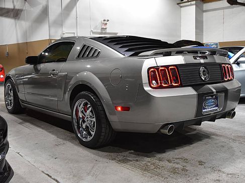 Used 2009 Ford Mustang GT RWD image 10