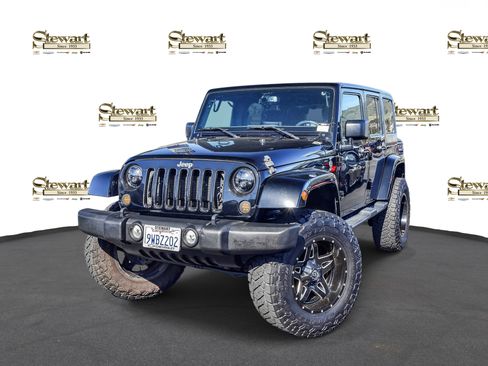 Used 2016 Jeep Wrangler Unlimited Sahara w/ Connectivity Group image 1