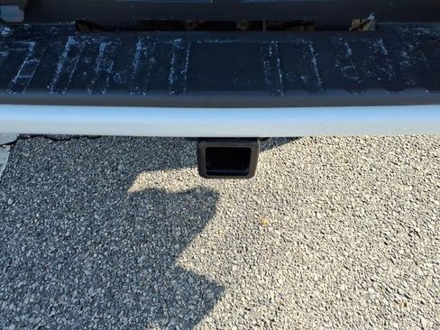 Used 2022 Chevrolet Colorado LT w/ LT Convenience Package image 8