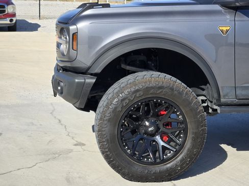 Used 2023 Ford Bronco Badlands AWD/4WD image 9