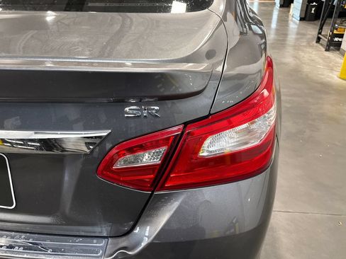 Used 2016 Nissan Altima 2.5 SR FWD image 5