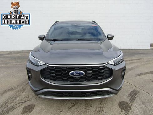 Used 2023 Ford Escape ST-Line Select w/ Tech Pack #2 image 2