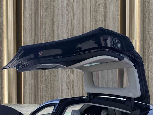 Used 2019 Tesla Model X 75D image 27