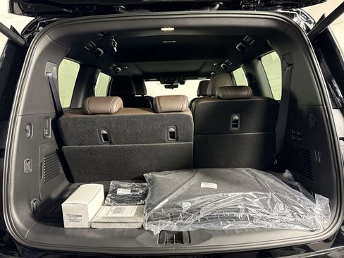 New 2026 Nissan Armada Platinum image 32