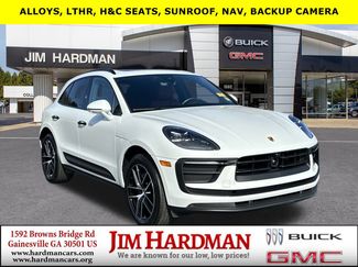 Used 2023 Porsche Macan video 1