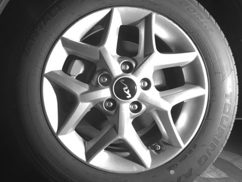 Used 2025 Kia Soul LX w/ LX Technology Package image 12