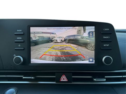 Used 2022 Hyundai Elantra SEL image 28