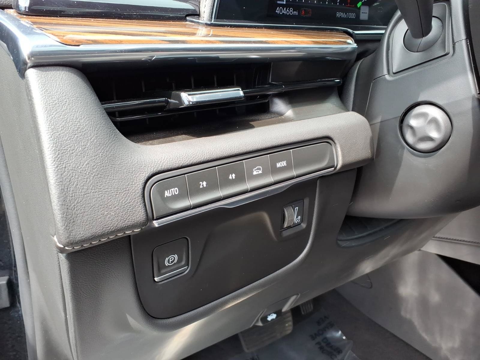 Certified 2023 Cadillac Escalade Premium Luxury w/ LPO, Floor Liner Package AWD/4WD image 27