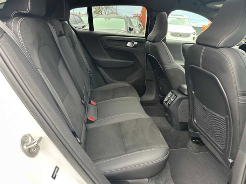 Certified 2023 Volvo C40 P8 Recharge Ultimate image 12