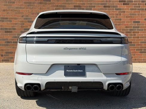 Certified 2025 Porsche Cayenne GTS image 6