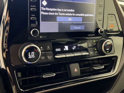 Used 2022 Toyota Highlander L AWD/4WD image 22