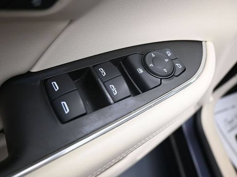 Used 2021 Buick Envision Essence AWD/4WD image 11