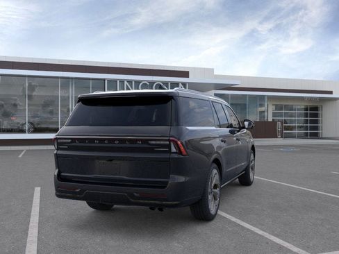 New 2026 Lincoln Navigator L Black Label AWD/4WD image 8