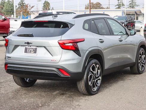New 2026 Chevrolet Trax RS w/ Sunroof Package image 4
