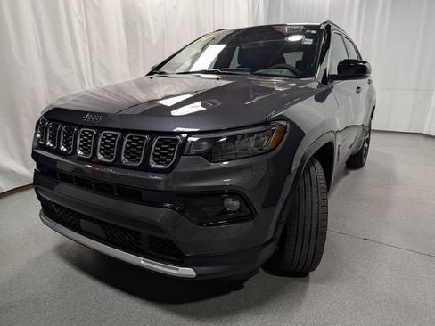 Used 2024 Jeep Compass Limited image 7