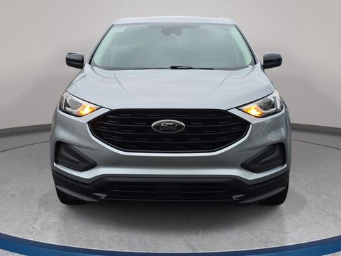 Used 2022 Ford Edge SE w/ Black Appearance Package AWD/4WD image 2
