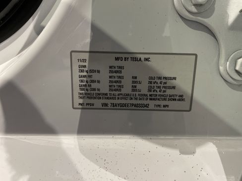 Used 2023 Tesla Model Y AWD image 39