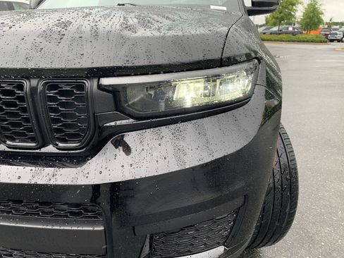 Used 2023 Jeep Grand Cherokee L Laredo AWD/4WD image 6