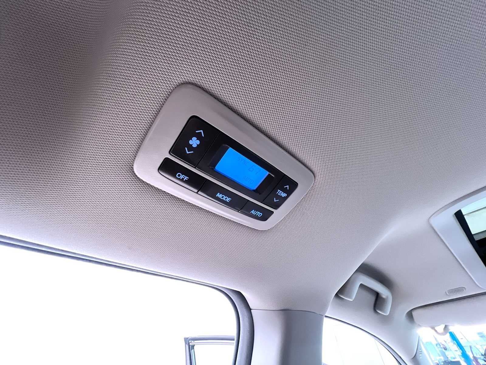 Used 2019 Toyota Sienna XLE w/ XLE Navigation Package FWD image 42