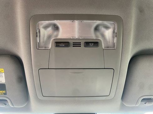 Used 2019 Toyota Highlander LE image 23