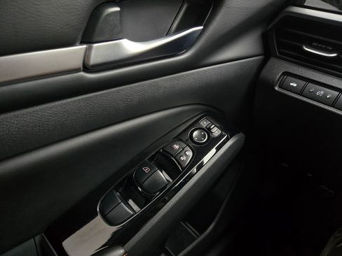 Used 2024 Nissan Altima 2.5 SR w/ SR Premium Package image 21